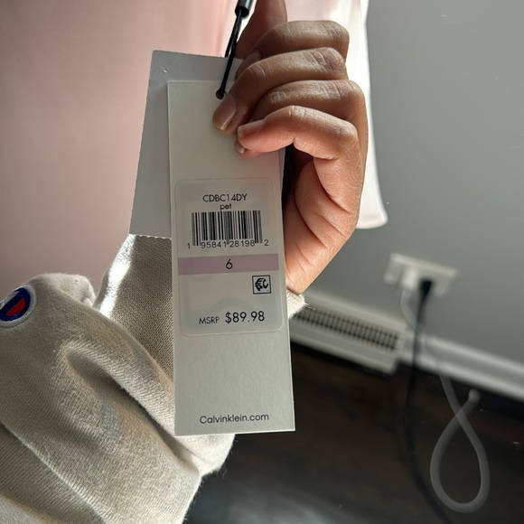 Calvin Klein dress in size 6 in pink. Never worn - Picture 4 of 6